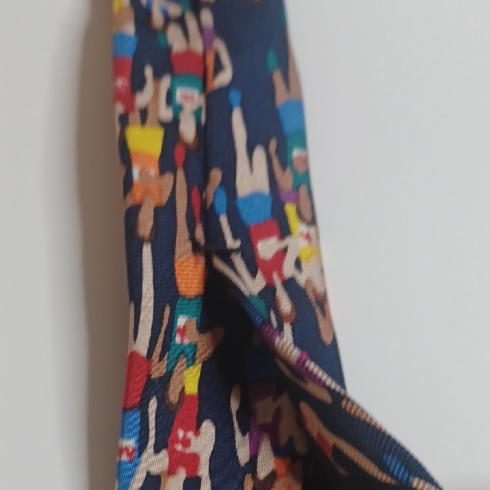 Colorful Runner Pattern Tie - Picture 10 of 12
